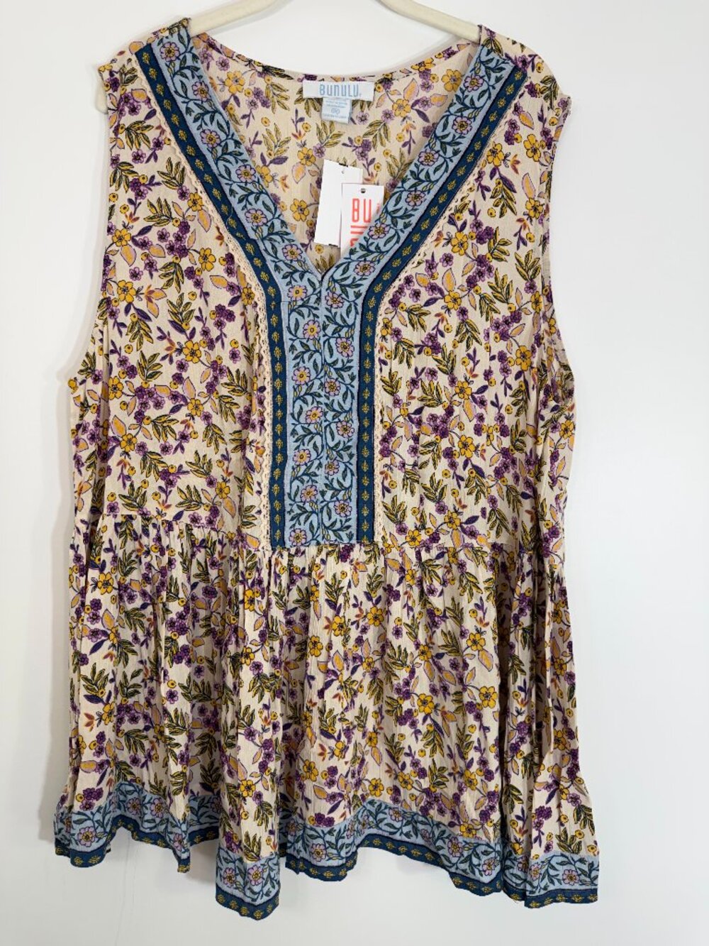 New! Bobeau Blouse Womens Plus 1X Tank Top Cream Blue Purple Flowers V-neck